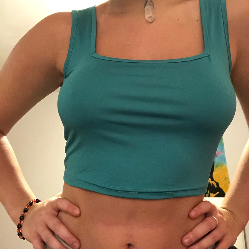 Aqua cropped tank top!